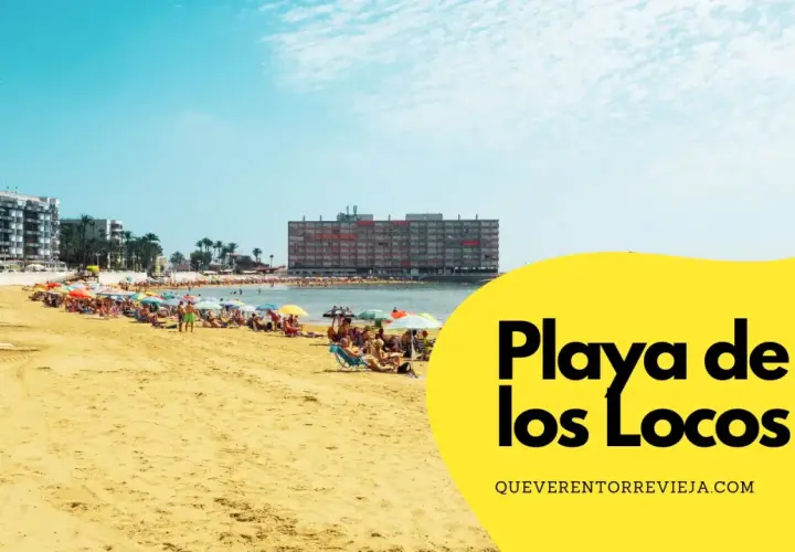 Gente disfrutando del sol y el mar en la **Playa de los Locos**, con sombrillas de colores y edificios al fondo.