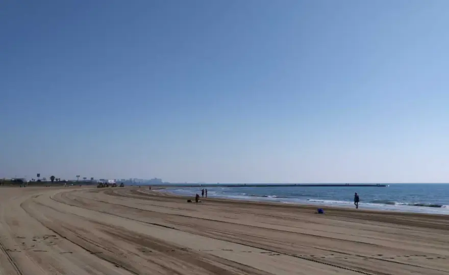 Playa de Meliana - Tu guía para una costa tranquila y natural
