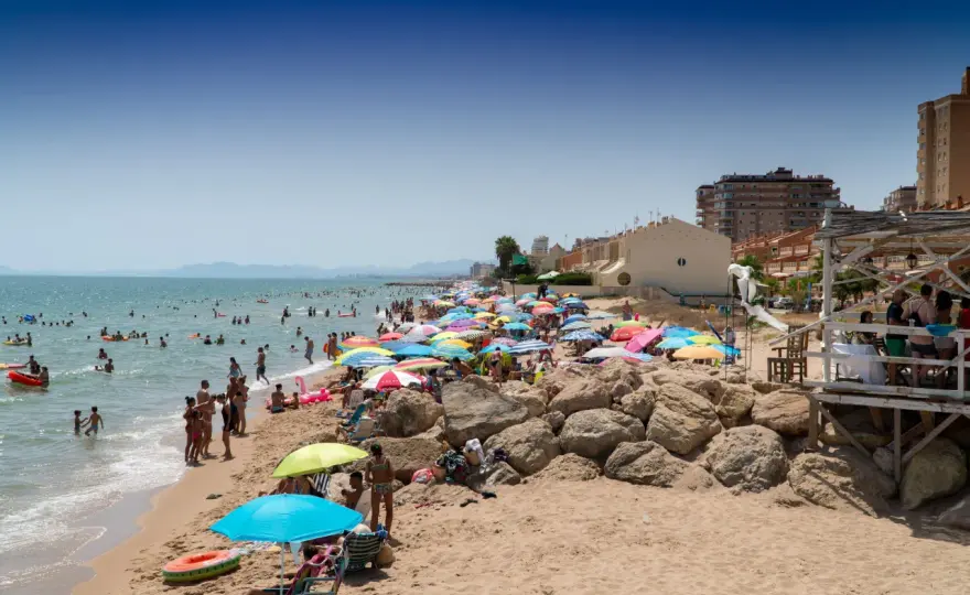 Playa de Tavernes - ¿Cómo disfrutarla sin sorpresas?