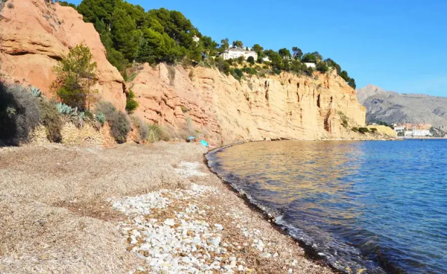Cala Solsida Altea - ¿Es la playa naturista para ti?