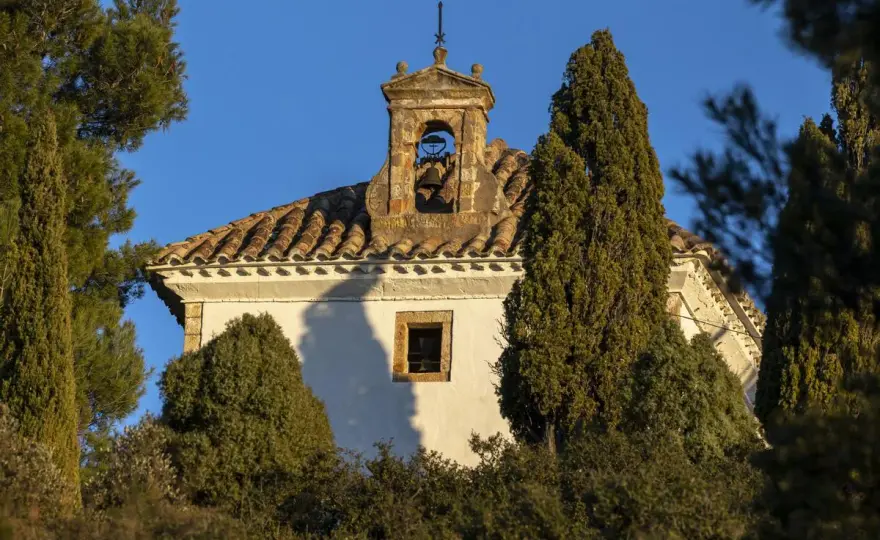 Castillo de Villamalefa y sus ruinas en el Alto Mijares