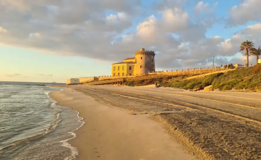 Playa del Conde - ¿Tu cala ideal en Pilar de la Horadada?