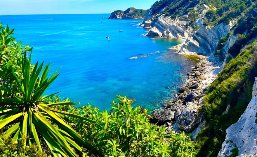 Cala Blanca Xàbia - ¿La playa perfecta para ti?