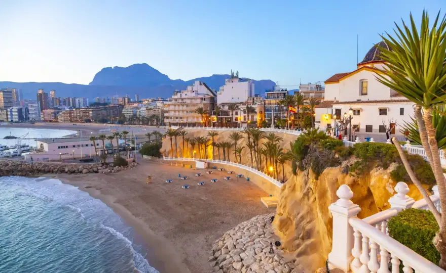 Playa de Poniente Benidorm - ¿Tu mejor opción para un día tranquilo?