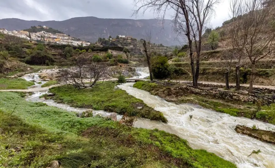 Sella, Alicante - ¿Ruta del Agua o Penya? Elige tu sendero ideal