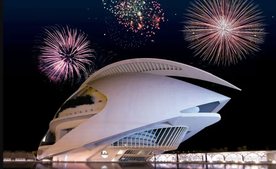 Castillos de fuegos artificiales en Valencia - Guía completa