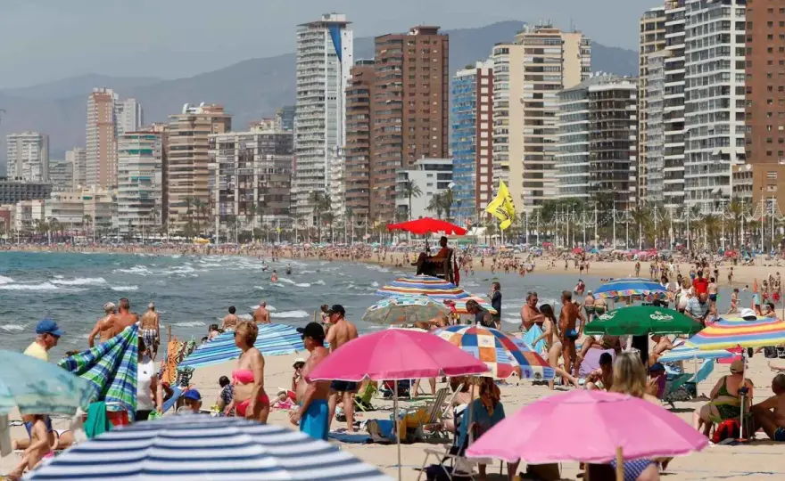 Mejor playa de Benidorm - ¿Poniente o Levante?