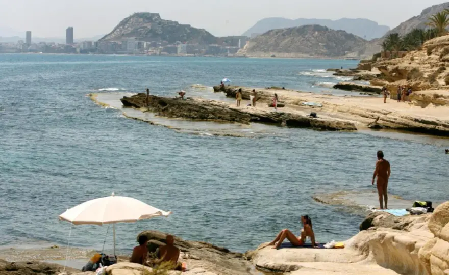 Cala nudista en Calpe - ¿Cuál elegir y cómo disfrutarla?