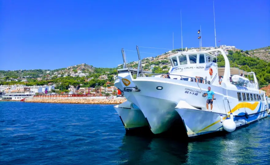 Puerto de Dénia - ¿Ferry, paseo o playa? Elige bien tu plan