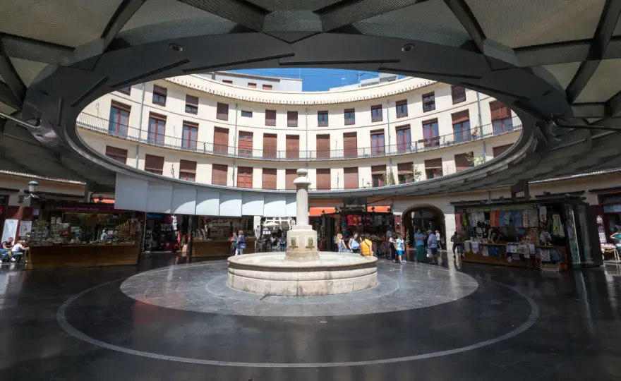 Plaza Redonda Valencia - Historia y visita de un rincón único