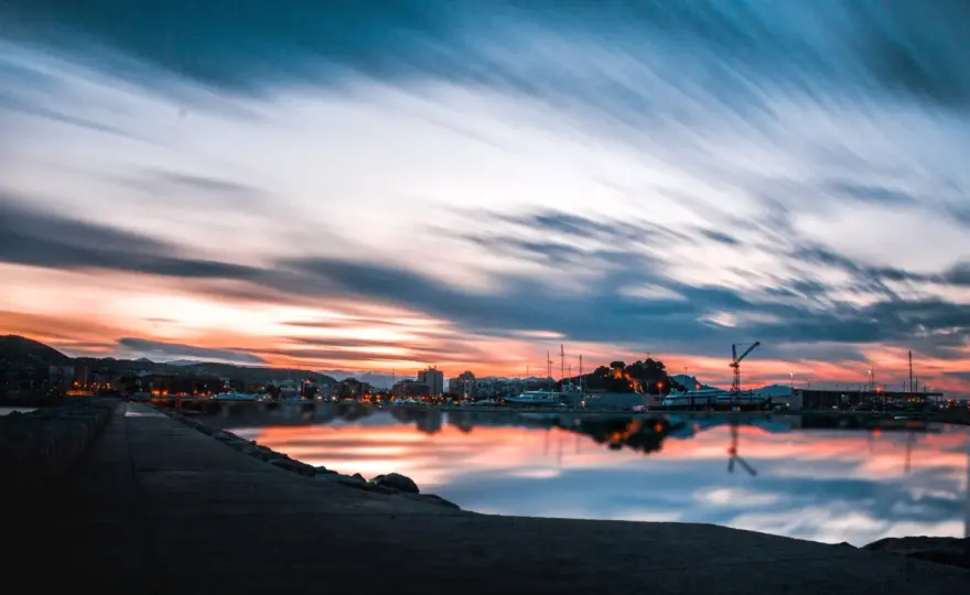 Costa Blanca vs. Costa del Sol - ¿Cuál elegir para tu viaje?