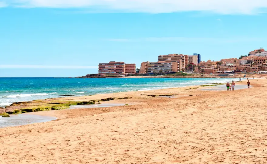 Playa de La Mata - Guía completa para tu visita perfecta