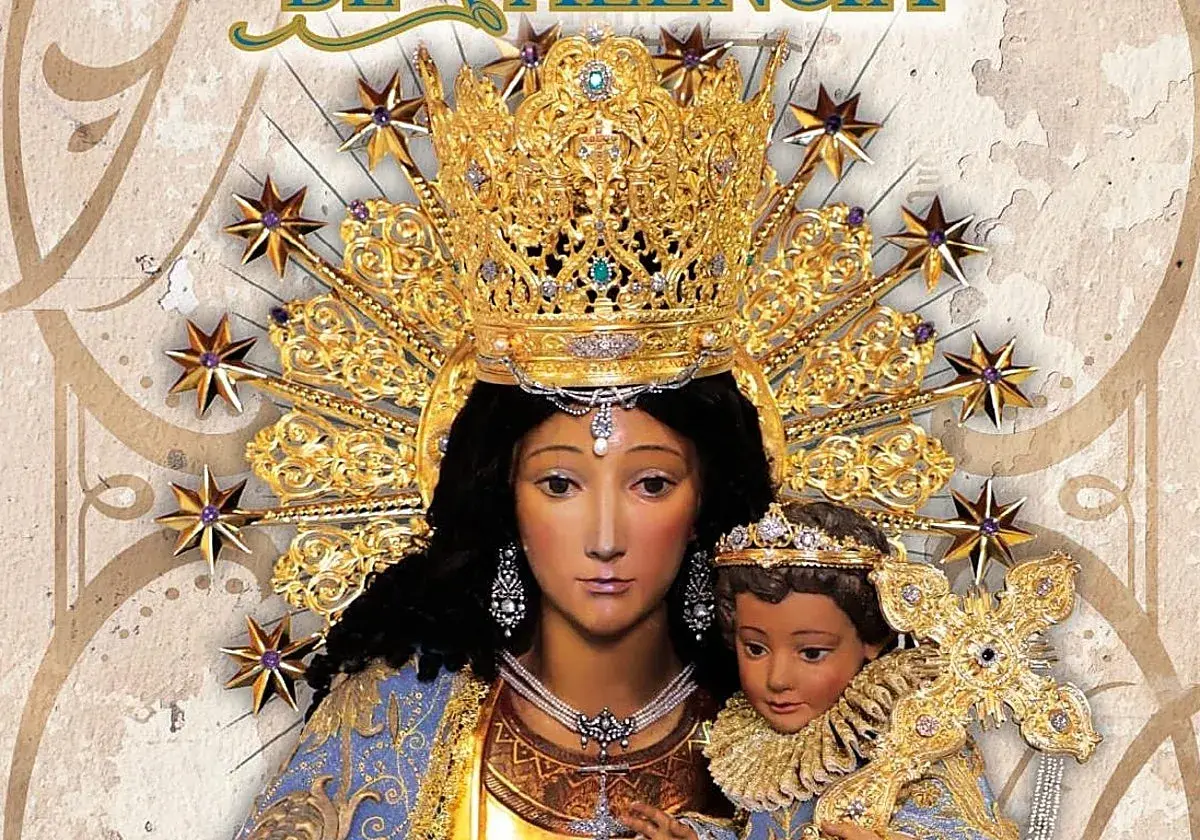 Virgen de los Desamparados, con corona dorada y estrellas, abraza al Niño Jesús que sostiene una cruz.